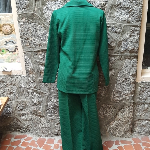 VINTAGE Women's Custom Made Green Two Piece Suit - Picture 2 of 3